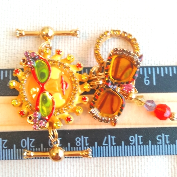 LATR2GO SUNNY DAYS TOGGLE BRACELET CHARM - Picture 5 of 9